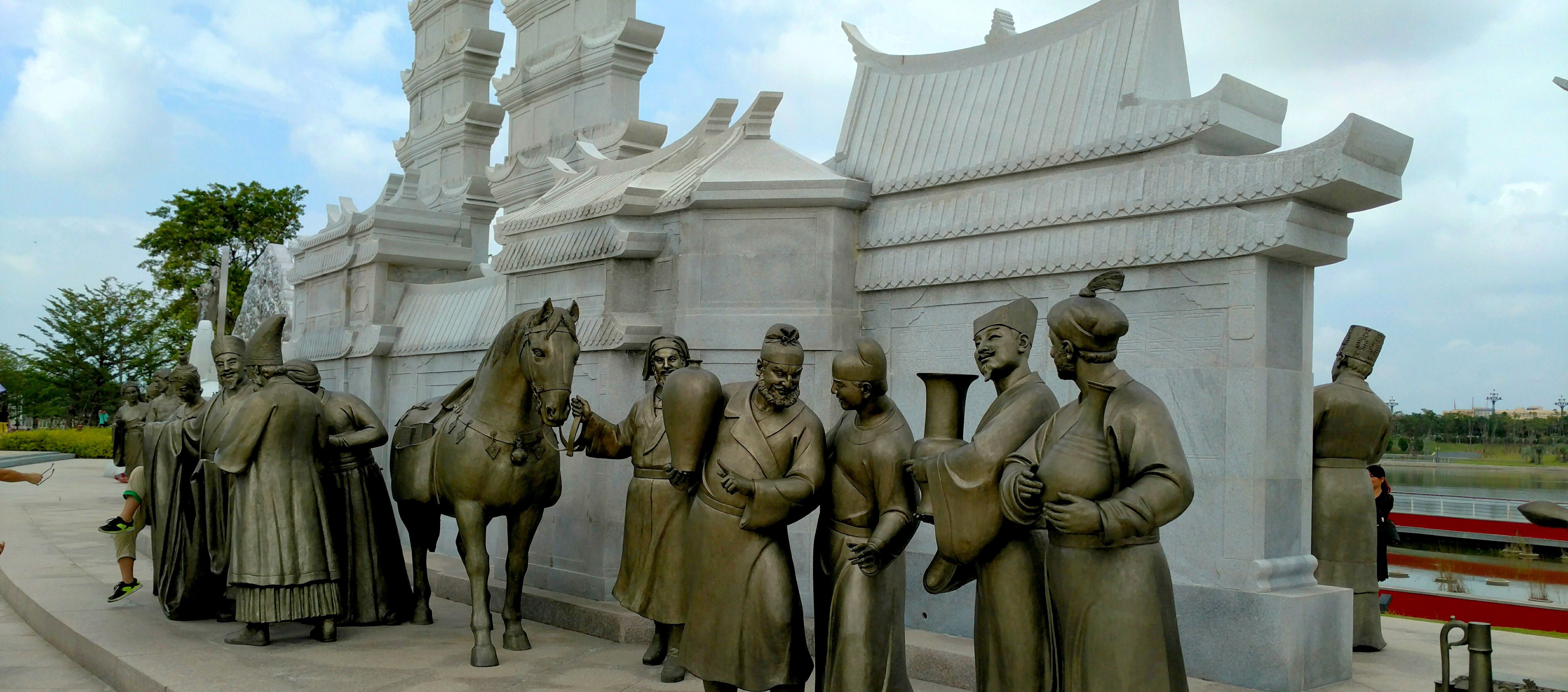 ¿Cómo quitar la pátina en la escultura de bronce?